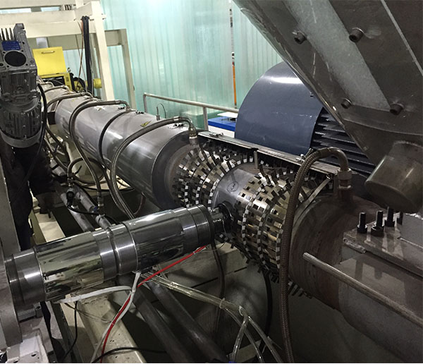 EVA边脚料侧向喂料机/回收机