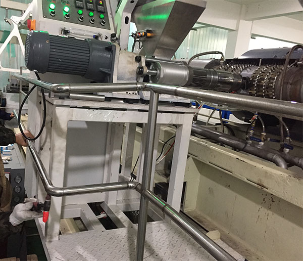 EVA边脚料侧向喂料机/回收机