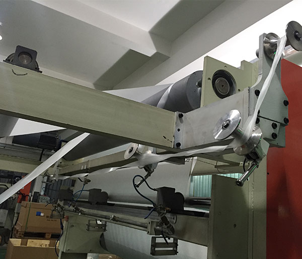 EVA边脚料侧向喂料机/回收机